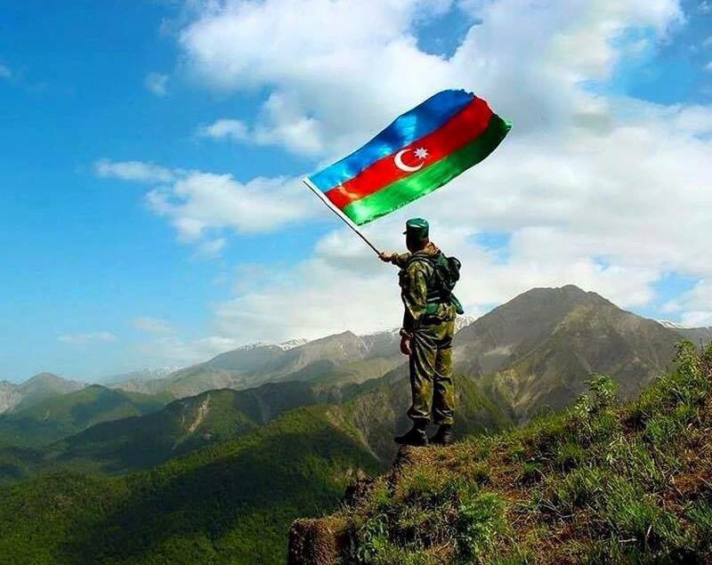 Bir kərə yüksələn bayraq, bir daha enməz...