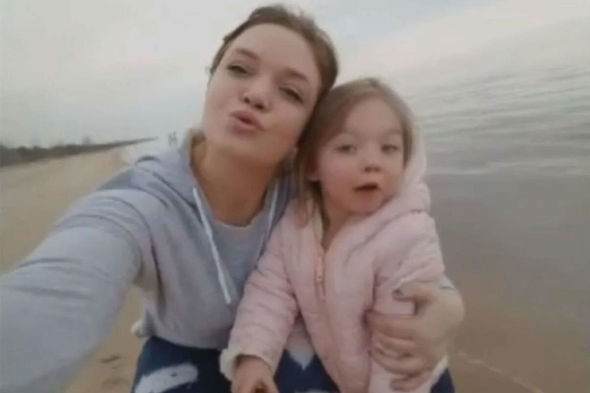 Qadın “Süngər Bob”un əmri ilə üç yaşlı qızını öldürdü - FOTO