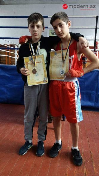 Ukraynada azərbaycanlı ailənin üç üzvü aviazərbə nəticəsində həlak oldu - FOTO