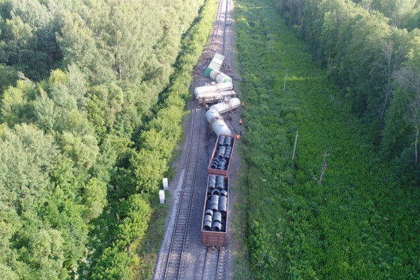 Rusiyada 12 vaqon relsdən çıxdı, bir nəfər həyatını itirib - FOTO