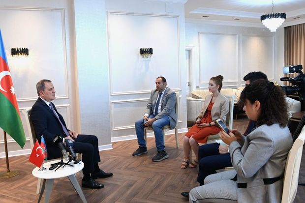 Ceyhun Bayramov Türkiyə mətbuatına müsahibə verib