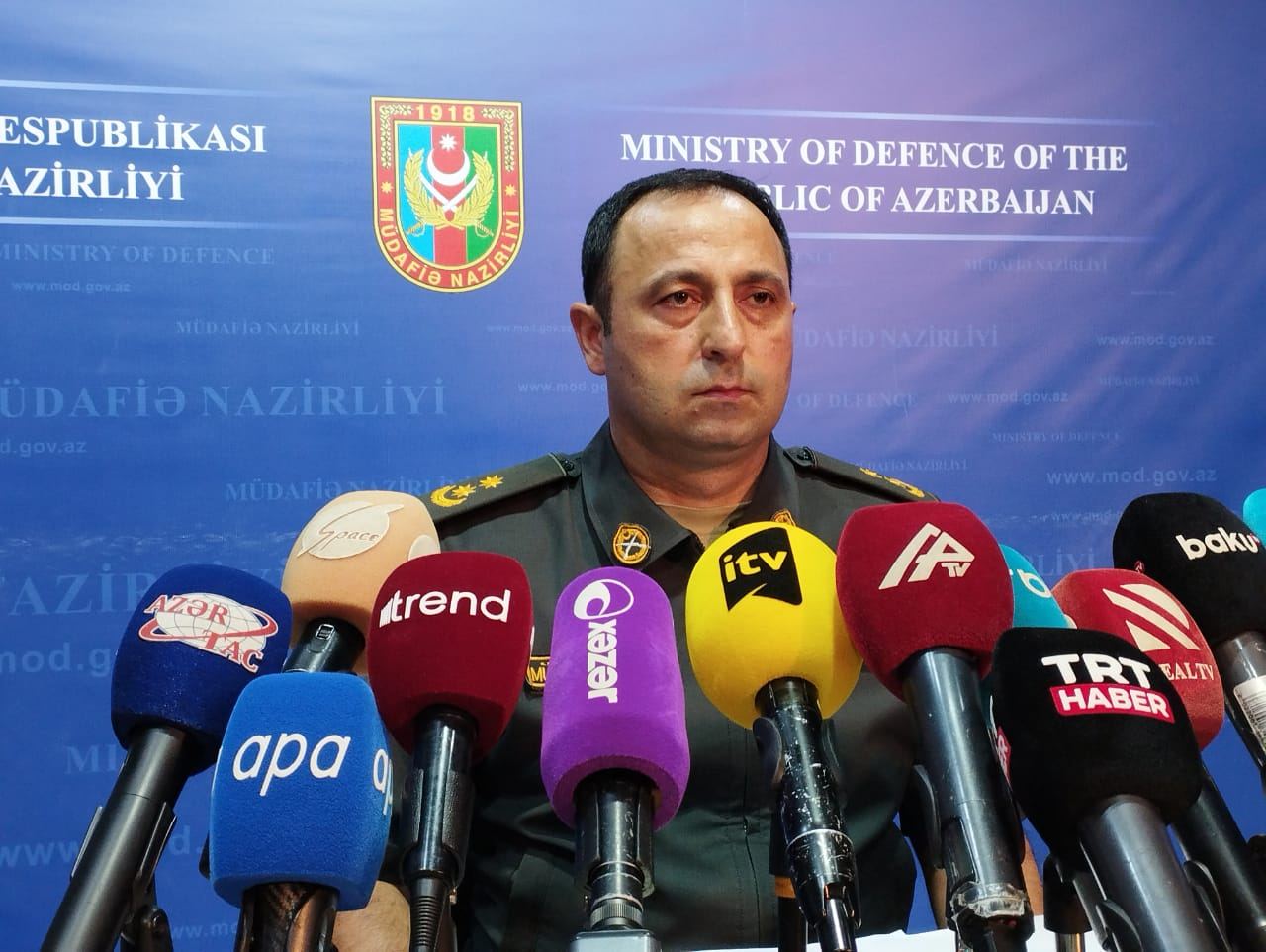 Müdafiə Nazirliyində brifinq keçirilib - VİDEO