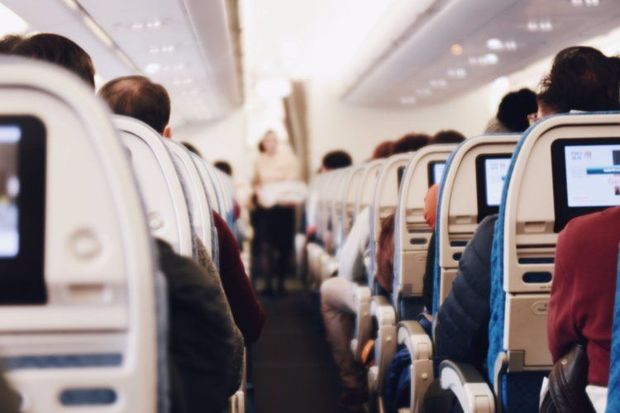 Sinqapurdan Helsinkiyə uçan təyyarə Bakıda təcili eniş etdi