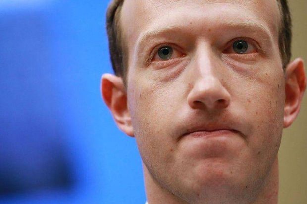 Mark Zukerberq rekord həddə “kasıblaşdı”