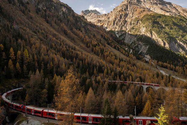 İsveçrəlilər dünyanın ən uzun sərnişin qatarı ilə rekorda imza atıblar