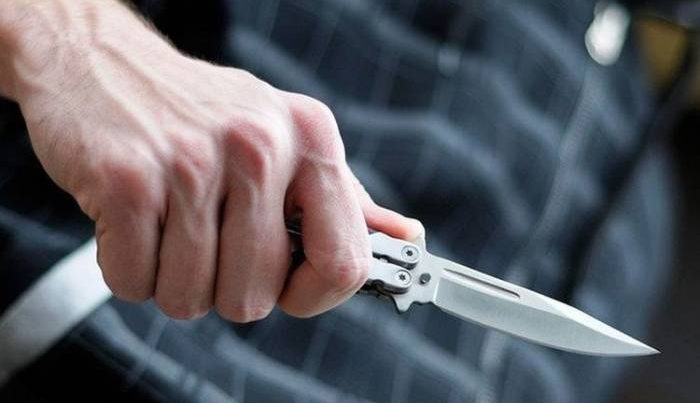 Bakıda DAVA: Gənc oğlan ürəyindən bıçaqlandı