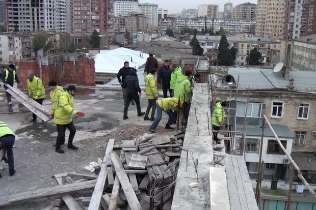 Bakıda mərkəzindəki qanunsuz tikintilər sökülür
