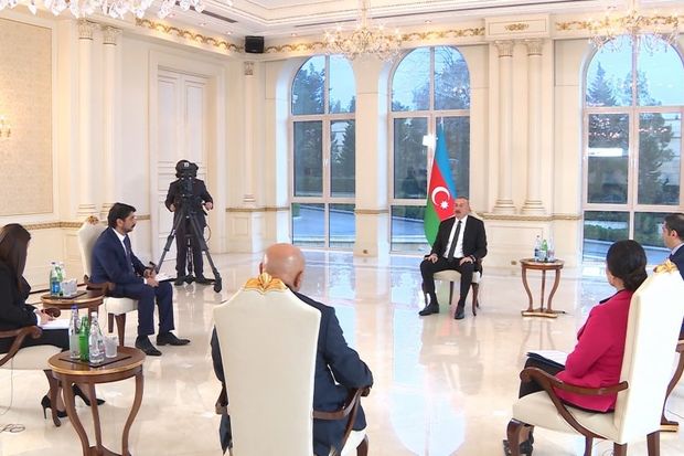İlham Əliyev yerli televiziya kanallarına müsahibə verir