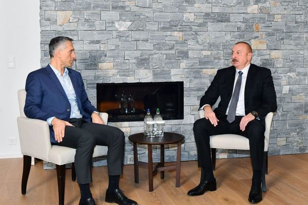 İlham Əliyevin Davosda “Signify” şirkətinin baş icraçı direktoru ilə görüşü olub
