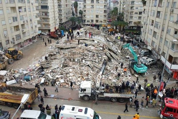 Kahramanmaraşda itkin düşmüş azərbaycanlı tələbə dağıntılar altından sağ çıxarılıb