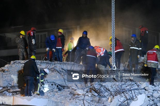 Türkiyədə dəhşətli zəlzələdən sonra açıqlanan son rəqəmlər: Həlak olanların sayı artdı