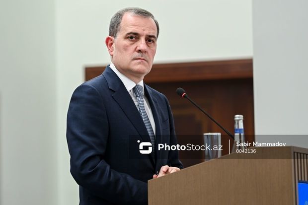 Ceyhun Bayramov Qətərə işgüzar səfərə yola düşüb