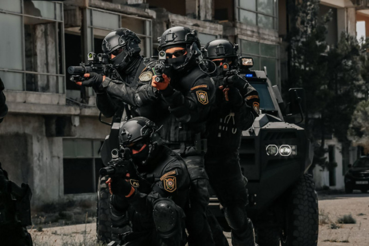 Gəncədə kafeyə qumbara atan şəxsi polis zərərsizləşdirib