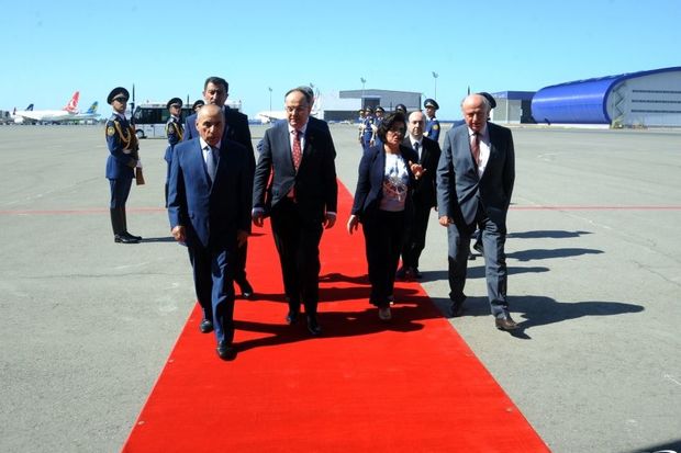Albaniya prezidenti Azərbaycana rəsmi səfərə gəlib