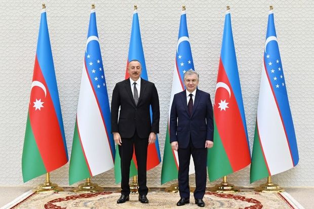 İlham Əliyev Özbəkistan prezidentini təbrik etdi