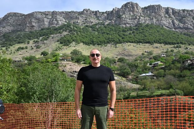 İlham Əliyev Şuşa rayonunda səfərdədir