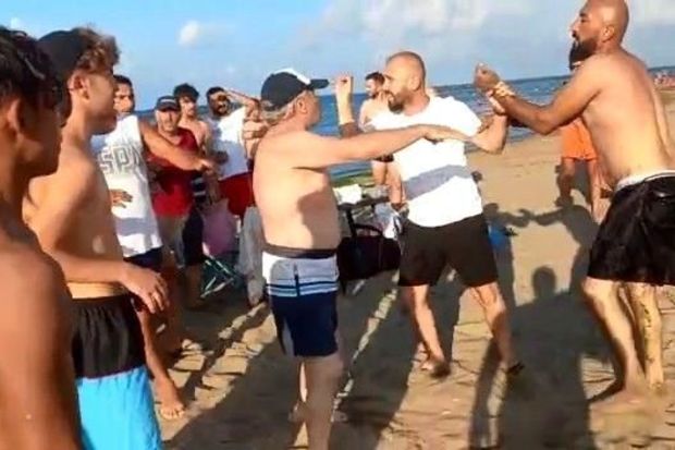 Bakıda çimərlikdə KÜTLƏVİ DAVA: Oğlanla qız döyüldü