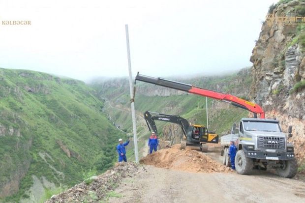 Kəlbəcərin Zar kəndinə işıq çəkilir