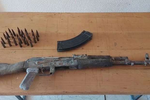 Füzulidə keçmiş məhkumdan “Kalaşnikov” avtomatı aşkarlanıb