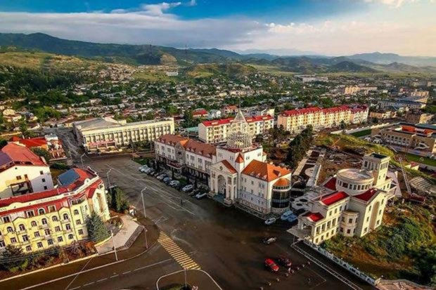 Erməni bloqer: “Qarabağda bütün qeyri-qanuni strukturlar buraxılıb”