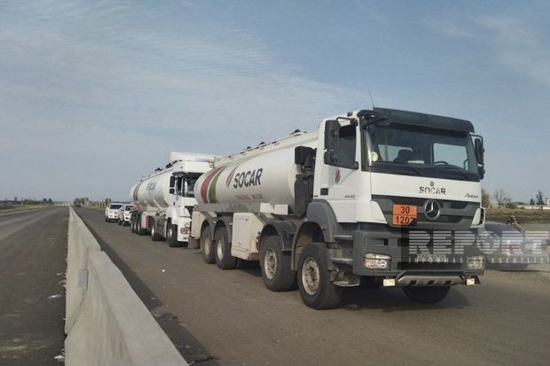 Azərbaycanın mərkəzi hakimiyyəti Qarabağın erməni sakinləri üçün yanacaq göndərib