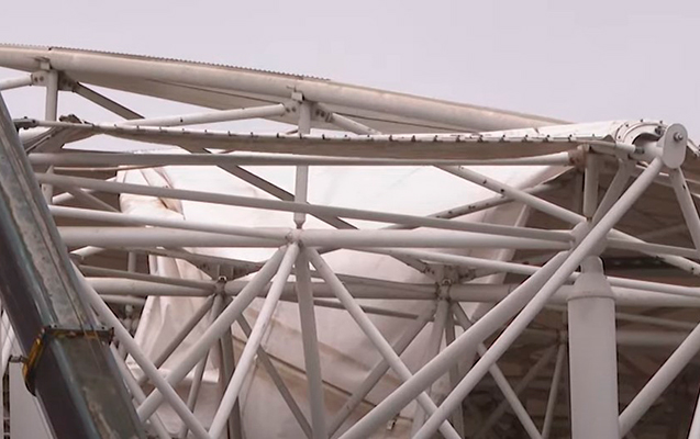 Respublika stadionundan yıxılan fəhlə xəstəxanada dünyasını dəyişdi