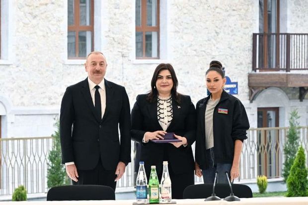 Güllələnən icra başçısının qızına da Şuşada ev verildi