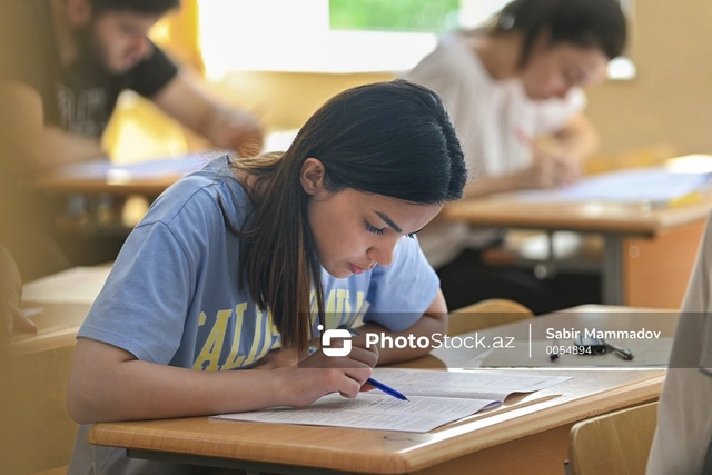 Bu gün 48 mindən çox abituriyent II və III qruplara imtahan verib