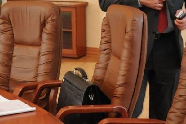 Azərbaycanda məktəb direktoru nöqsanlara görə vəzifəsindən azad edildi