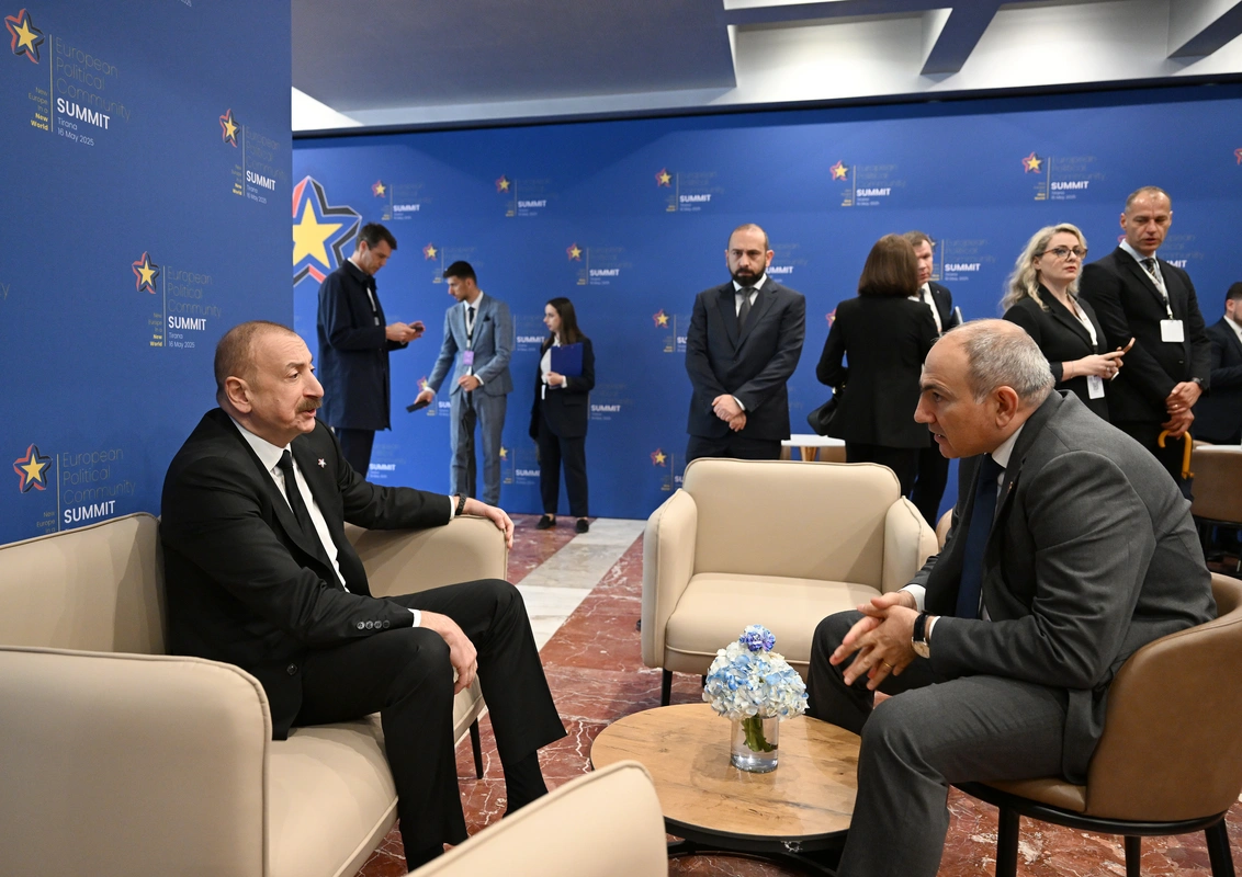 İlham Əliyevin Albaniyada Nikol Paşinyanla ayaqüstü görüşü olub