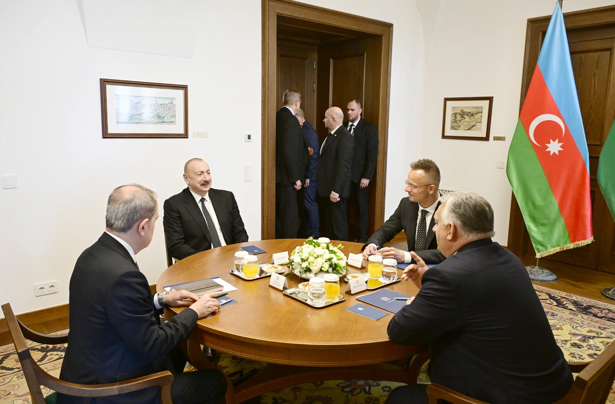 Budapeştdə İlham Əliyevin Macarıstanın baş naziri ilə məhdud tərkibdə görüşü olub