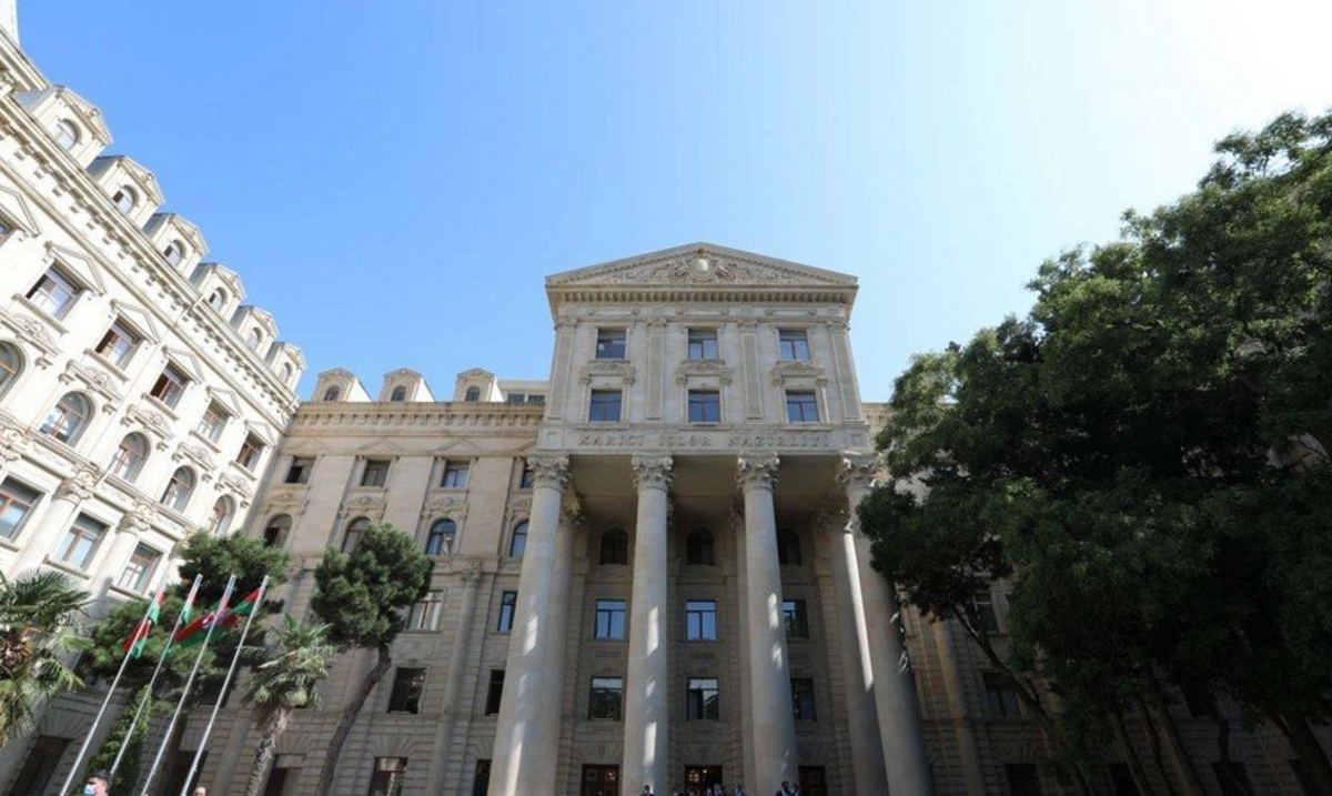 40-dan çox Azərbaycan vətəndaşı İrandan təxliyə edilib - Aralarında diplomatlar da var
