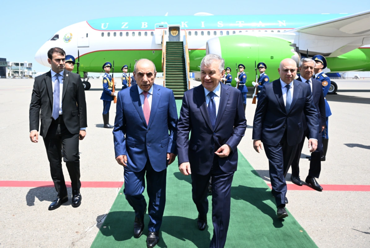 Özbəkistan Prezidenti Şavkat Mirziyoyev Azərbaycana dövlət səfərinə gəlib