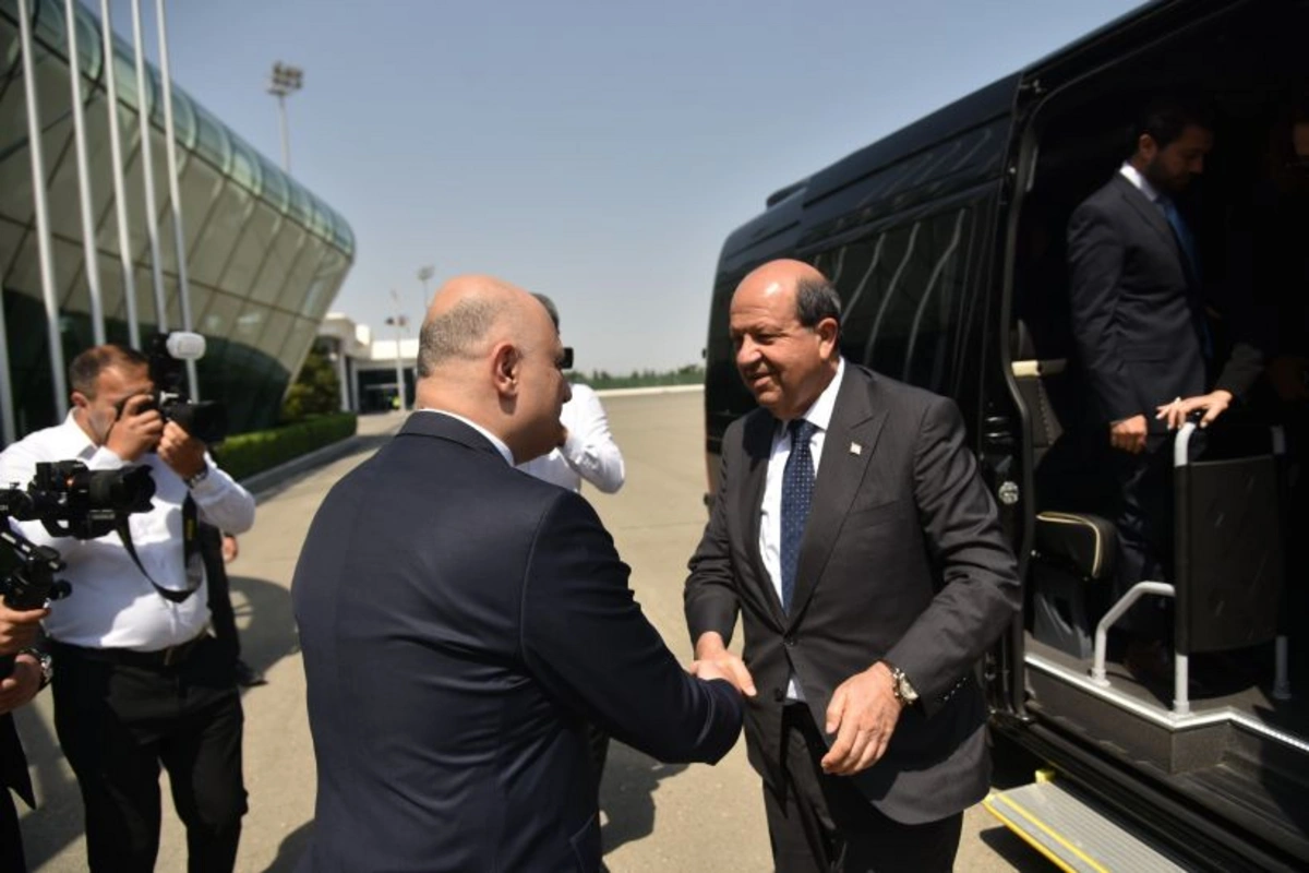 Ersin Tatar Azərbaycana gəlib