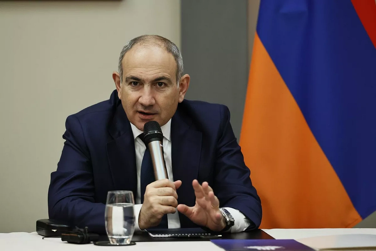 Paşinyan erməniləri azərbaycanlılarla sülhə hazır olmağa çağırıb