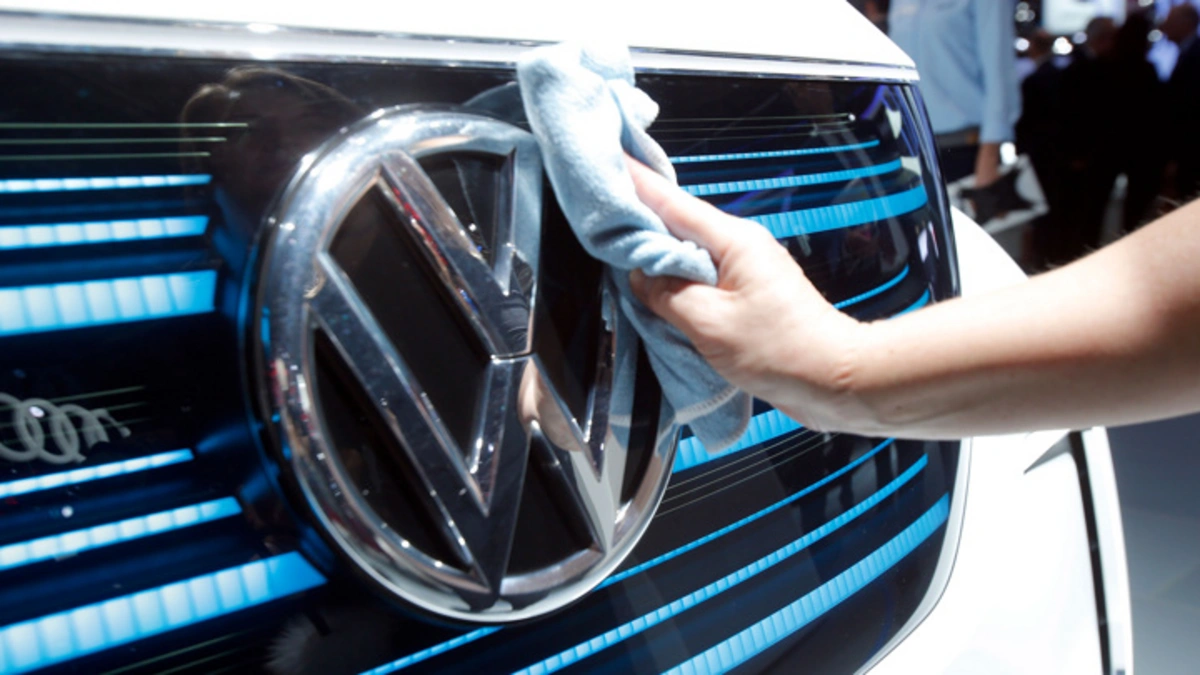 Volkswagen son beş ildə ilk dəfə ziyana uğrayıb: Maliyyə itkisi bir milyard  avronu keçib