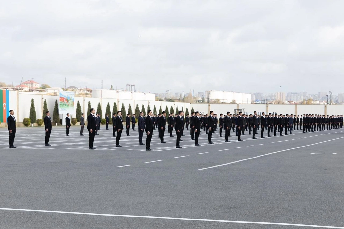 Nazir daxili işlər orqanlarında çalışmaq istəyən gənclərin sıra baxışını keçirdi