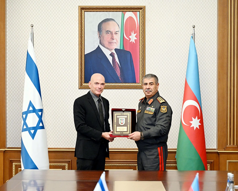 Azərbaycanın müdafiə naziri İsrail nümayəndə heyətini qəbul edib
