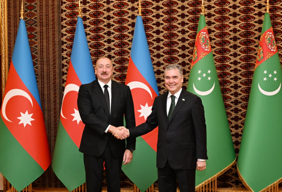 İlham Əliyev Qurbanqulu Berdiməhəmmədova zəng edib