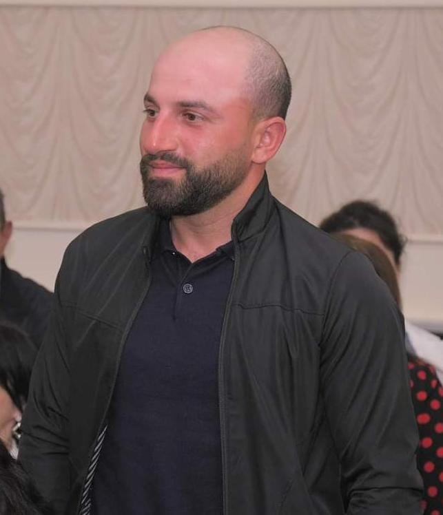 Tamerlan Yaqubov  Zabrat 2 qəbiristalığının Müdürü.