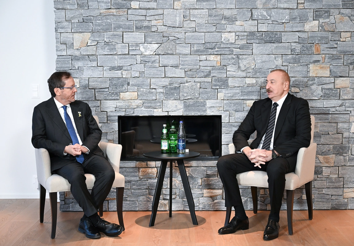 İlham Əliyev Davosda İsrail prezidenti ilə görüşüb
