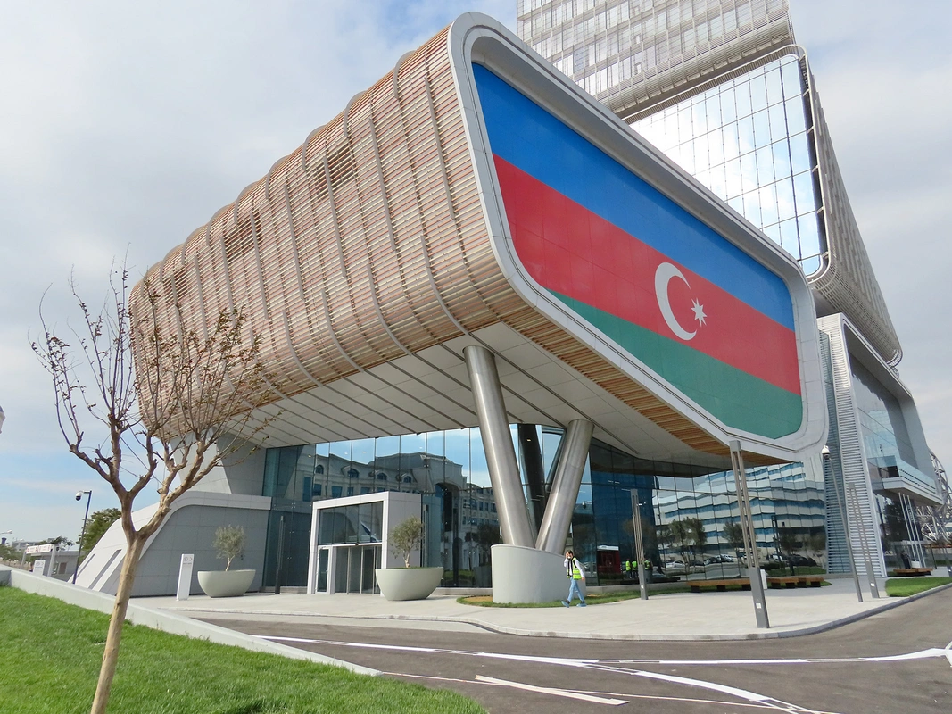 Dövlət Vergi Xidmətinin Baş İdarə rəisi işdən çıxarıldı