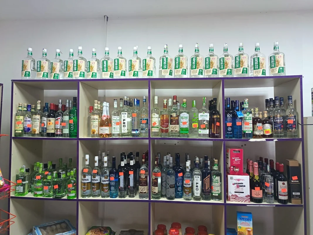 Füzulidə marketdə saxta alkoqollu içkilər aşkarlandı