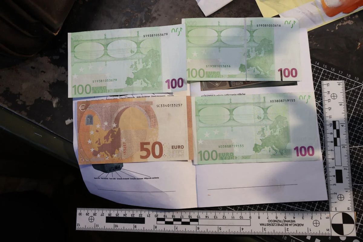 Polşada milyonlarla saxta avro hazırlayan böyük şəbəkə ifşa olundu