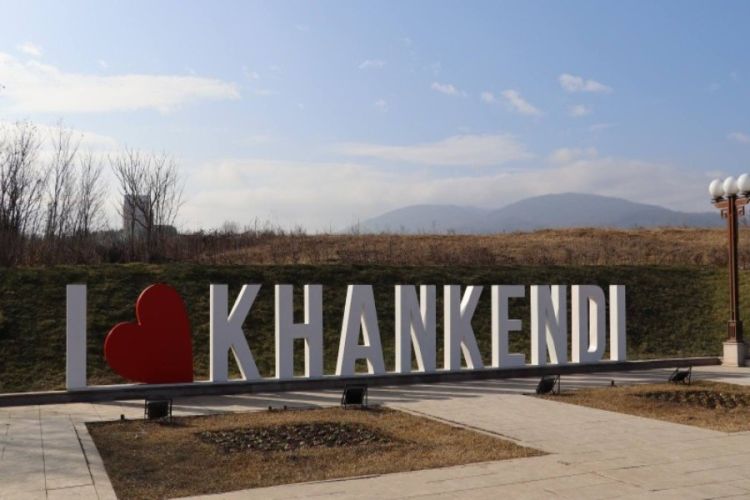 Xankəndi daha 18 ailəyə qucaq açıb: Açarlar sakinlərə təqdim edilib