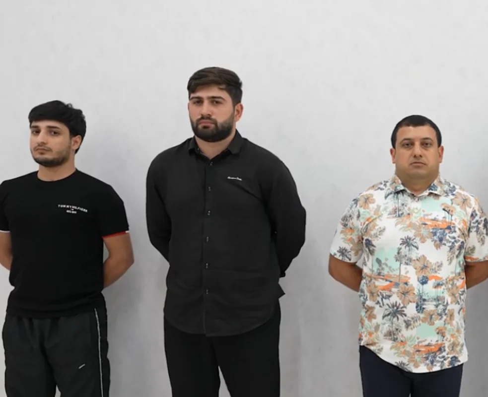 KMBİ qanunsuz onlayn mərc oyunları təşkil edən cinayətkar dəstəni ifşa etdi
