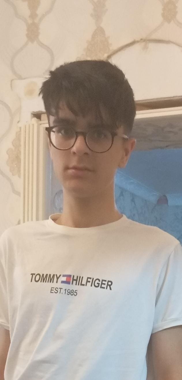 Özü Gənc olsada Düşüncəsi böyükdür