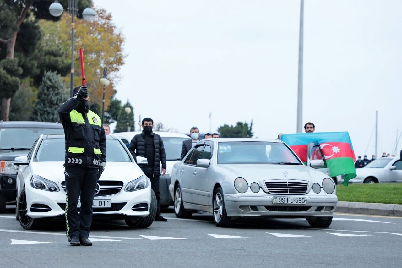 Azərbaycanda Vətən müharibəsi şəhidlərinin xatirəsi bir dəqiqəlik sükutla yad edildi
