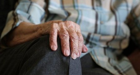 Azərbaycanda 81 yaşlı kişi 44 yaşlı arvadını qətlə yetirdi