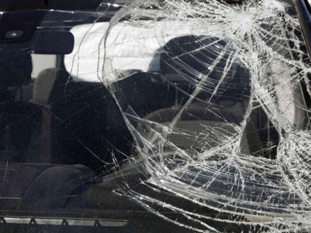“Opel” və “NAZ-Lifan” toqquşdu, 2 nəfər yaralandı